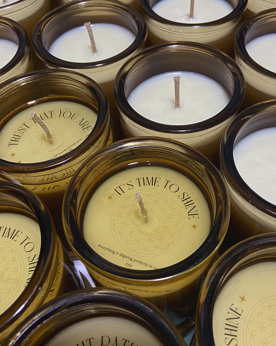 Angel Guidance Blessing Candle: Sandalwood & Violet